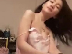 เน็ตไอดอลชื่อดีง Mina (น้องมีนา ขย่มหมี)