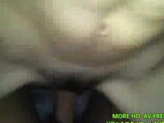 被窝里爆操90后害羞女友