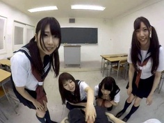 [VR] 日本VR成人 4位學生妹在課室幫你打飛機