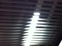 南韓地鐵尾隨抄底偷拍美腿短裙～35