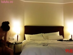 門都不關，直接和戴著眼鏡黑絲襪女大生來幾砲!!!(側視點)