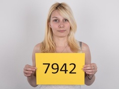 【CzechCasting】7942｜Michaela (22yo), a horny and shy blonde from Prague