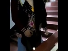 學生校園內打砲找朋友側錄