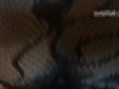 妹妹穿著性感情趣一邊被乾一邊打電話讓閨蜜聽呻吟