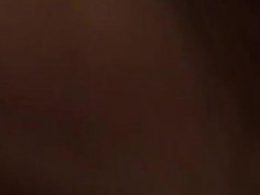 목 깊숙히까지 자지 빨아주는 여친