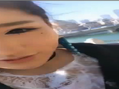 某位小姐在遊樂園邊吃烤肉邊玩露出!