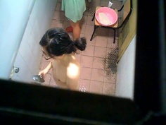 半夜睡不着 偷窺兩個氣質女大學生洗澡聽她倆聊天 國語