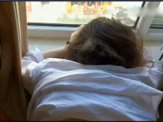 背著丈夫跟眼鏡男偷情還給中出