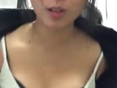 女神在上班前自拍,這樣在倉庫可以嘛