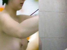 偷拍朋友洗澡