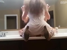 超會享受自慰的女人,公共廁所也能自慰