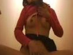 美女用紙巾自慰