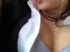 这次玩的太大了，大白天停车场玩车震，对白清晰  最后还内射