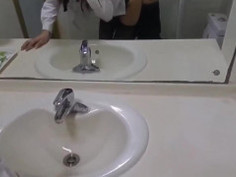 波哥盛世大廈和剛下班的銀行小白領在洗手間一邊和王經理打電話一邊開草高清