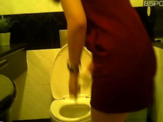 偷拍港女廁所尿尿