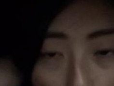 这是在网吧？好乖的宝贝儿 吃的超認真 网吧，最想尝试的地方