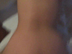 玩WARGAME结识的E奶女白领酒店开房对着镜子干大声叫