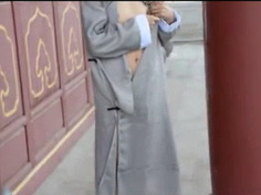 穿著袈裟在寺廟大膽愛愛，連老天都傻眼