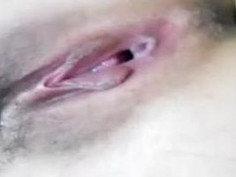 豐滿人妻大尺度自拍，沒想到顏色還蠻粉的，老公不常用嗎？！（有影）