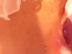 [自拍露臉]眼鏡騷妹玩很大！一次用２支，一直流水流不停 （有影）