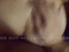 [微露臉自拍]蜜桃女友任我插～從桌子做到床上！叫聲好聽（有影）