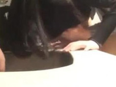 [狂野自拍]在廚房啪啪還不夠～跑到陽台繼續囉！老婆自己也很想要（有影）