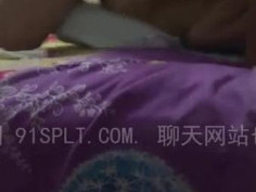 新婚夫妻玩內射！老公問說有多騷～嫩妻：我是騷貨，射進去喔！（有影）