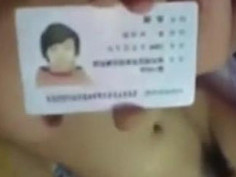 [自拍露臉]拿證件拍裸照？！小美女身材剛剛好（有影）