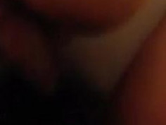 [自拍露臉]『好爽喔～不要停！』偷吃女同事～男友打來偷偷內射她（有影）