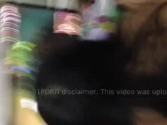 女友在打"ＬＯＬ"～男友神輔助！進去後，「戰況」好激烈（有影）