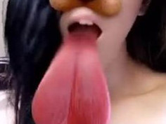 [自拍露臉]眼睛要看哪？正妹趣味自拍暗黑板！我怎麼看到４個眼睛阿（有影）