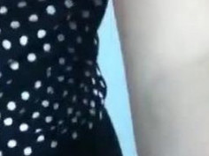 男友不在妹紙只好自己露奶玩B