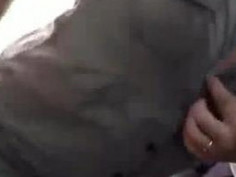 [街頭自拍]少婦街頭刺激裸露，連身衣下什麼都沒穿～聽從老公指令露出！（有影）