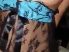 人妻宵夜時間，趁小孩睡著忙著進食～強烈扭動讓男人低聲呻吟（有影）