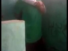 Trong nhà vệ sinh