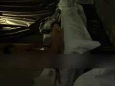 跨年夜突如其来的两男一女3P盛宴女友超级紧张