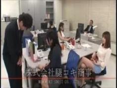 大槻ひびきちゃんのムチムチ太ももで腿コキ