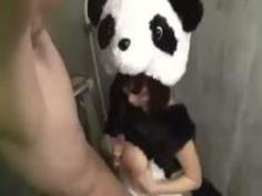 パンダのきぐるみのまま巨乳おっぱい巨尻デカ尻の浜崎真緒がセックス！アホみたいだけど結構エロいんだなこれが！