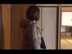 主人以外の男の人に初めてちんぽを入れられました