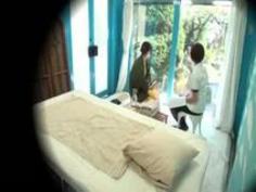 [マジックミラー号] 卒業旅行中のFカップ女子大生に性感マッサージをした結果