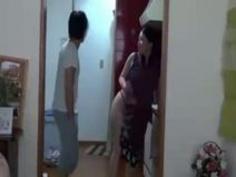 Post Edited: 朝からいやいや母にバックで挿入を求められる大家族のSEX事情とは？