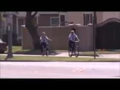 【Taylor Whyte】海外の●漢事情バス編；顔立ちの割に地味なパンツのパイパンお姉さん、車内で立ちバックからの顔射