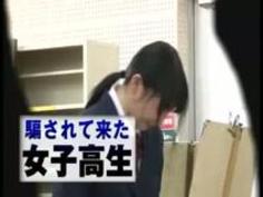 真面目な黒髪JKが絵画教室で騙されヌードモデルに！生徒の前で激ピストンされビクビク痙攣！このは