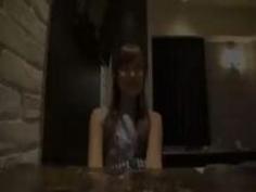 オナニーを見せてくれるかわいい女！お礼にチ〇ポを見せると見つめてしゃぶりつく