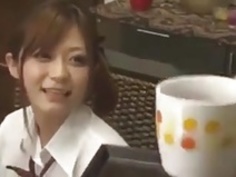 私の妻の妹は私たちと一緒に住んでいます3