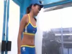 【MM号】競泳水着で日焼け後くっきりの美女がエロすぎ・・・