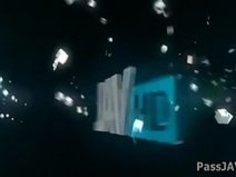 ラブリーな夏樹薫は、ティーンエイジャーのような淫らなザーメンを作る古いおならを演じる！