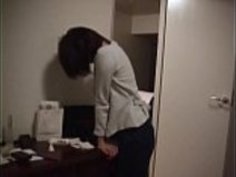 日本のアマチュア・プッシー・グラインド・デスクコーナー