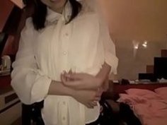 並木優の可愛い顔にザーメン顔射しお掃除フェラも