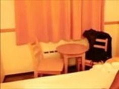 日本人の妻がアフリカのタクシー運転手と楽しんでいる